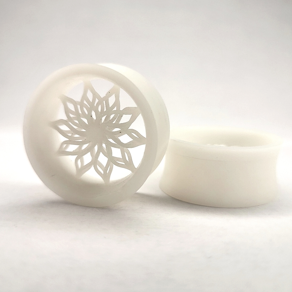 1 inch White Snowflake Ear Tunnel Double Flare Resin Gauges